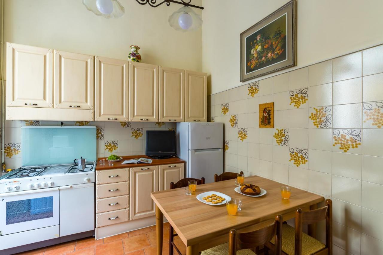 Rettifilo Family Apartment By Wonderful Italy Neapel Exterior foto